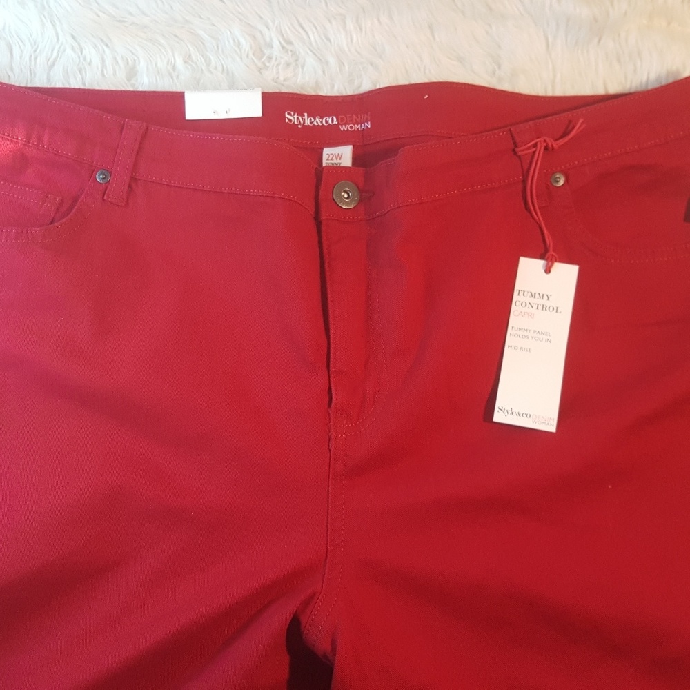 Red tummy control capri